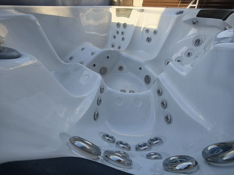 Jacuzzi exterior 5 persoane