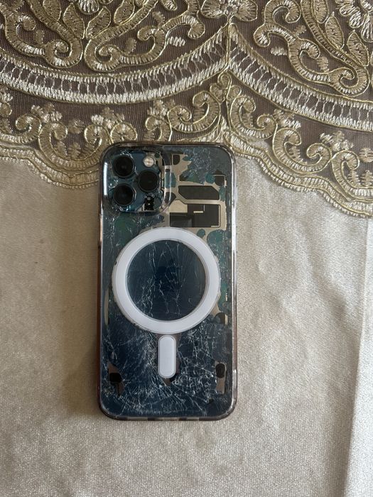 Iphone 12pro sotiladi holati rasmdigide