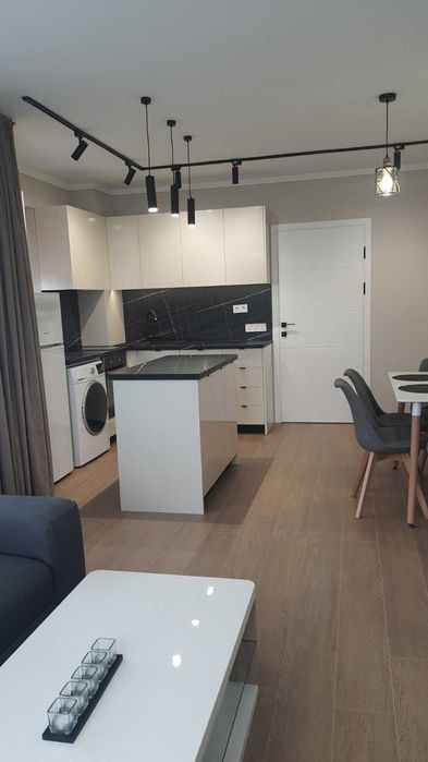 Дава се под наем Двустаен апартамент в Пловдив, Център - 65 кв.м за 600 € - Снимка #2