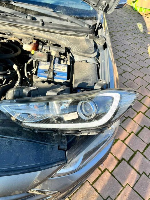 Far stanga Hyundai Elantra 2016-2018 second hand