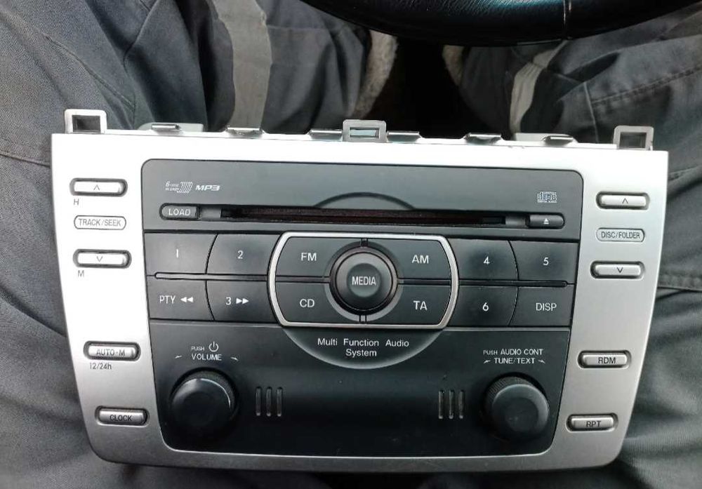 Aux mazda мазда мазда дигитален чейнджър флашка блутут телефон музика