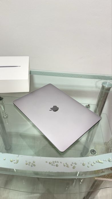 Мадбук Айр 256гб