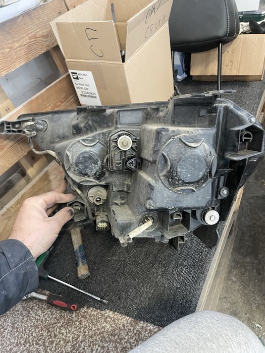 Фар десен форд рейнджър