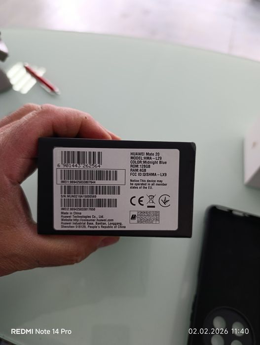 Телефон Huawei MATE 20