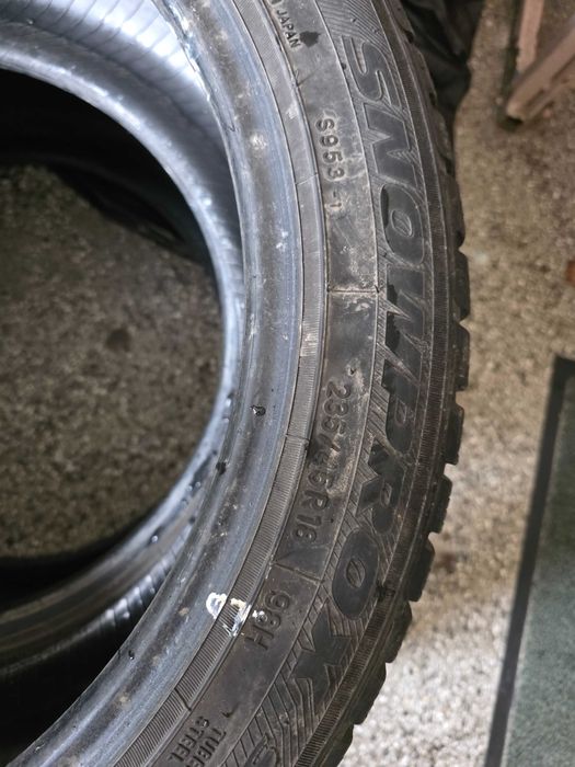 Зимни гуми Toyo Snowprox 235/45/18  цена за комплекта!