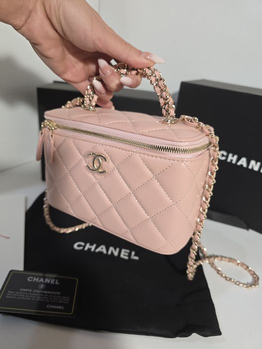 Налична чанта Chanel Vanity Case Pink