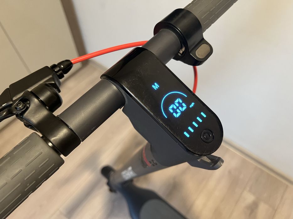Trotineta electrica LEQISMART A11 vand sau schimb cu bicicleta