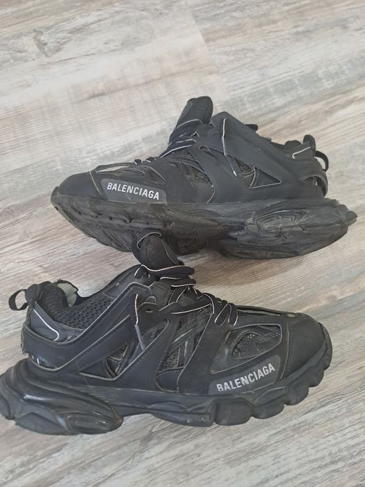 Balenciaga 41 номер , на последната снимка се вижда забележката