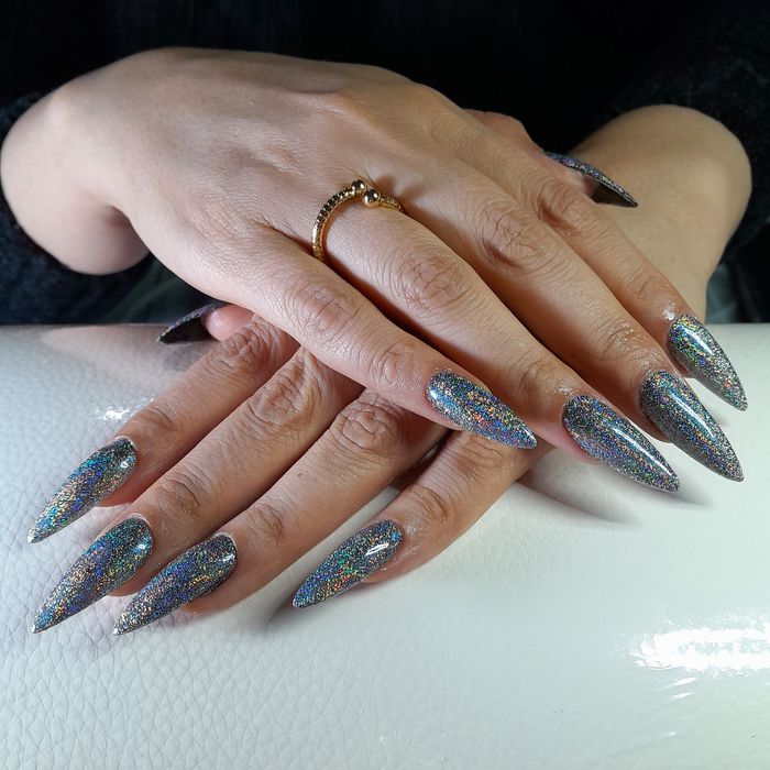 Маникюр и наращивание ногтей