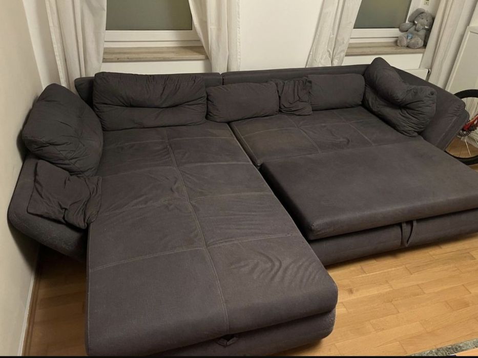 Canapea extensibilă cu spațiu pentru depozitare