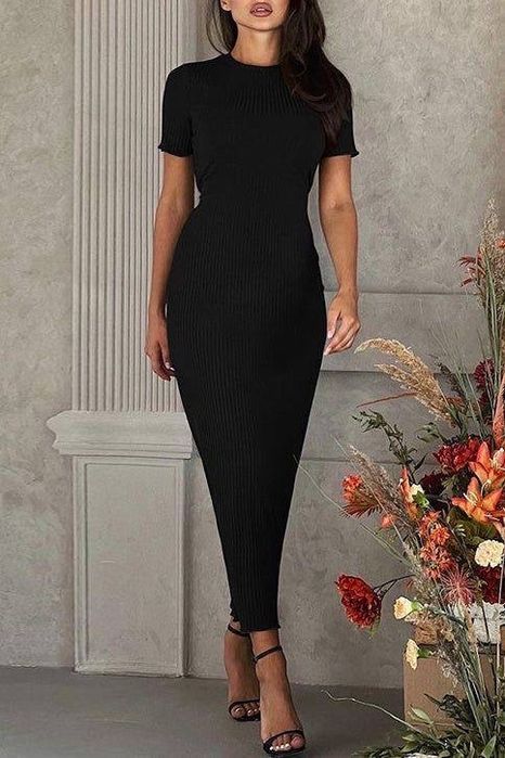 Срочно! Черное платье по фигуре