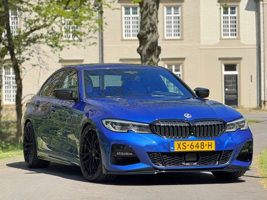 BMW seria 3 g20 individual M Paket 330i Benzină 258cp Lane Side Distronic navigație TJA Head up display bord piele napa suspensie Garanție ceasuri