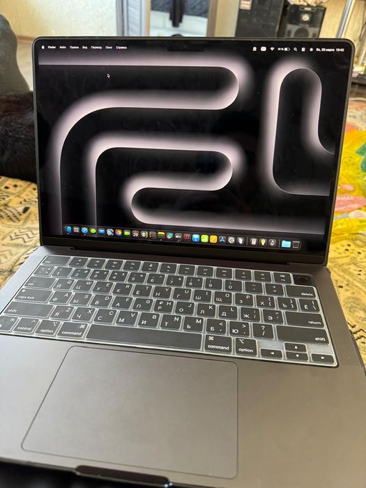 Макбук продам практически новый