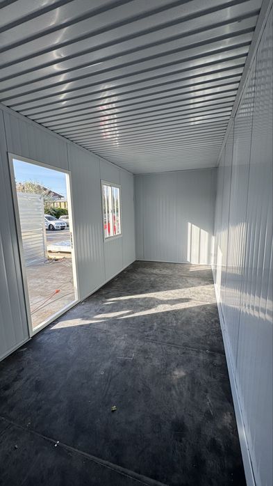 Container demontabil