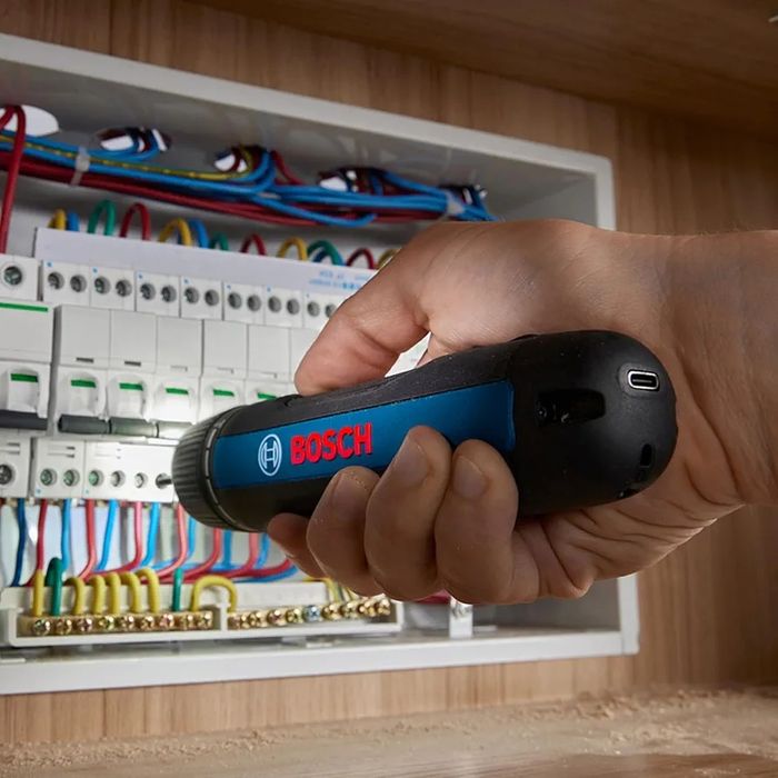 Професионална акумулаторна отвертка Bosch GO 3 с комплект битове