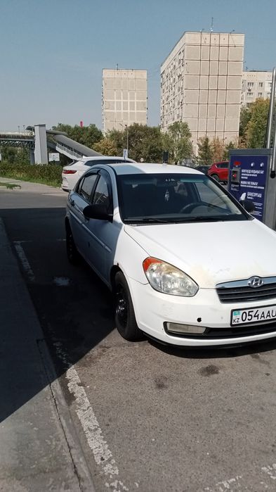 Продаю машину Хундай 2008 год
