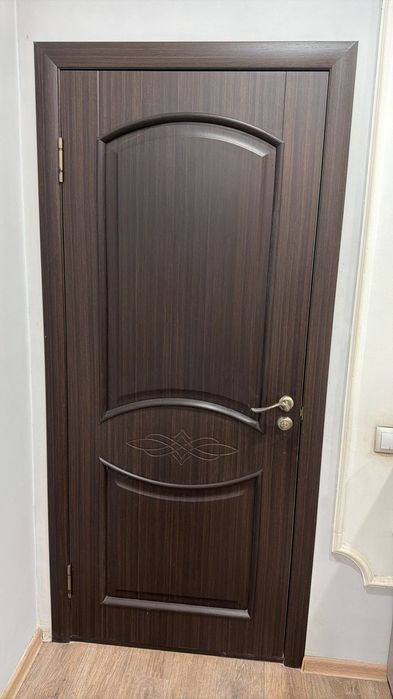 Двери 1 глухой, 2 со стеклом