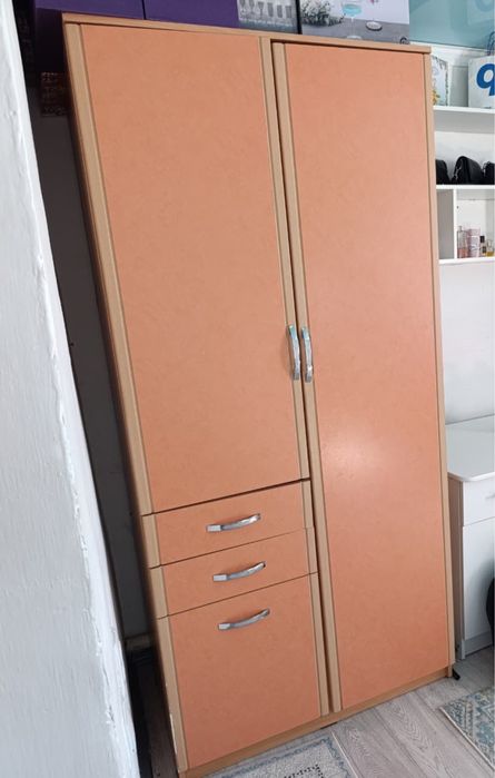 продам крепкий шкаф