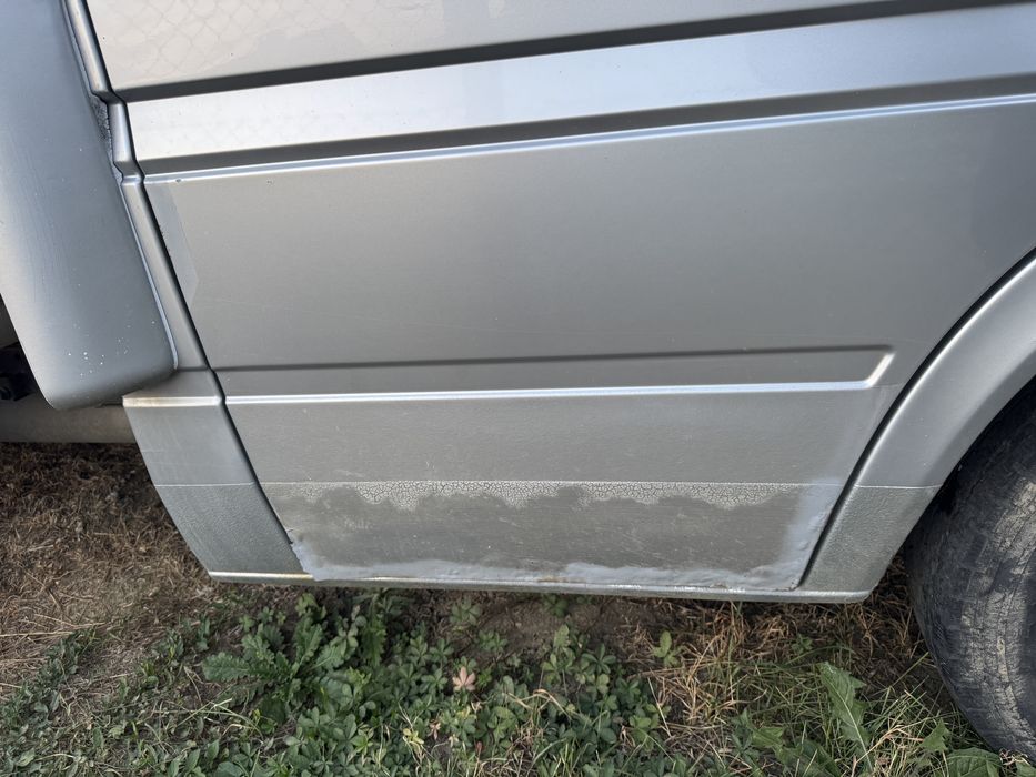 Vând Autoutilitară Volkswagen LT 35 2.5 TDI – Prelată și Cușetă Omologată