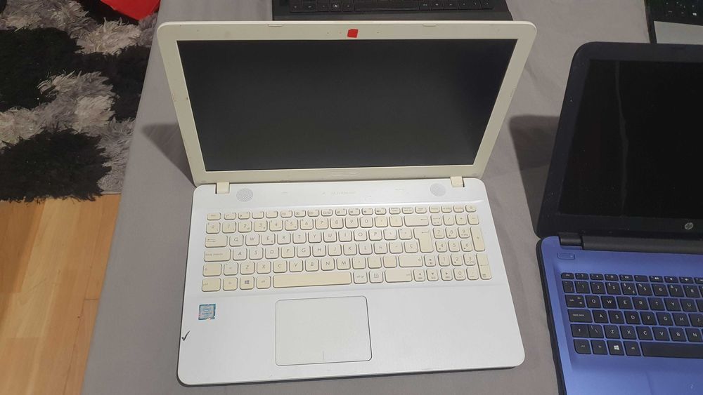 Laptopuri Hp,Lenovo functionale si pentru piese/reparat