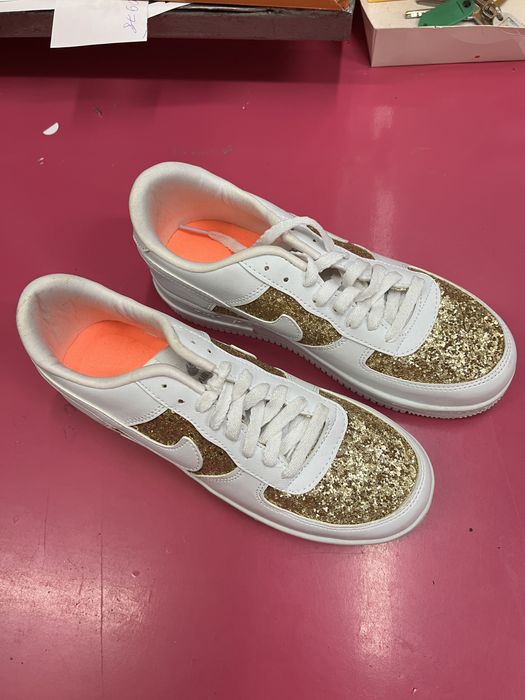 Кроссовки женские