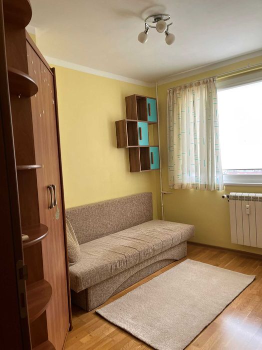 Дава под наем компактен тристаен апартамент в кв. Лозенец