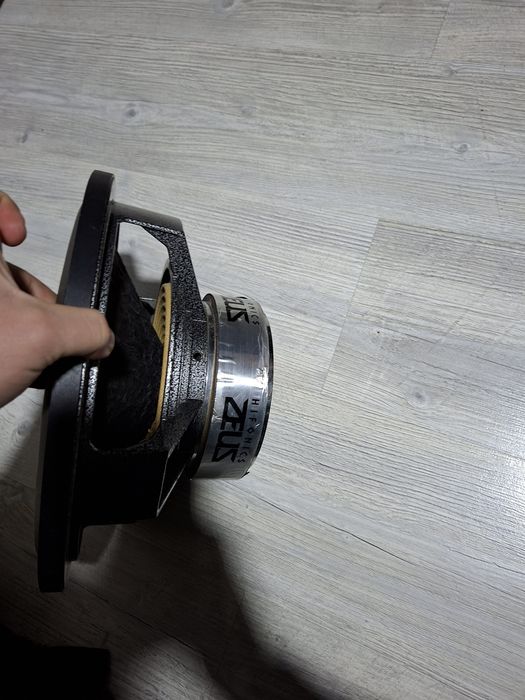 Vand difuzor bass HIFONICS ZEUS