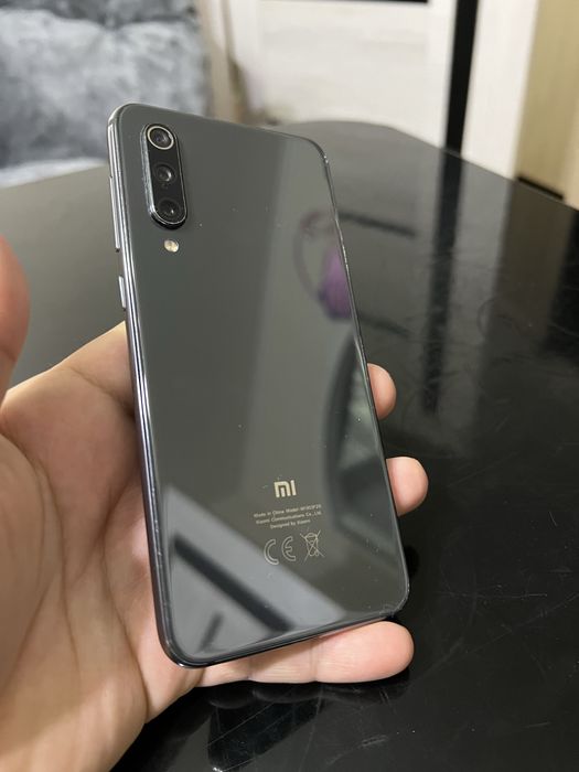 Xiaome 9 SE 64 gb в хорошем состоянии