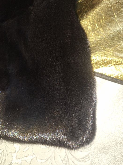 Продам шубу черный бриллиант