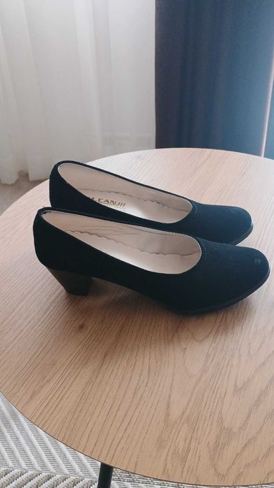 Дамски обувки велур