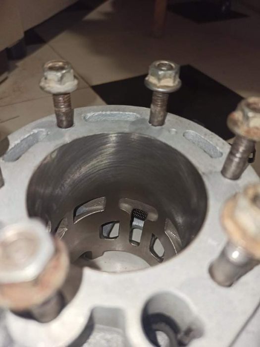 Продавам Kawasakid KDX 220