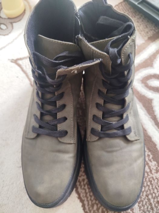 Продам обувь в отл состоянии