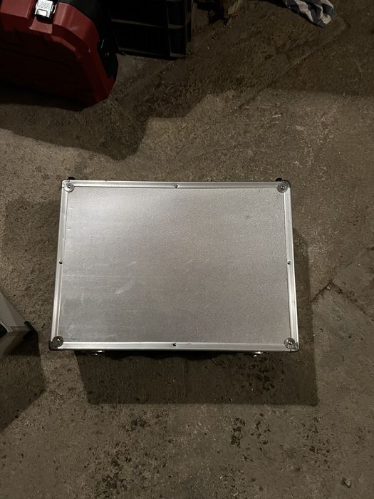 Куфар почти неизползван!