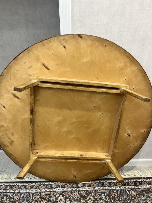 Продам жер стол (круглый стол)