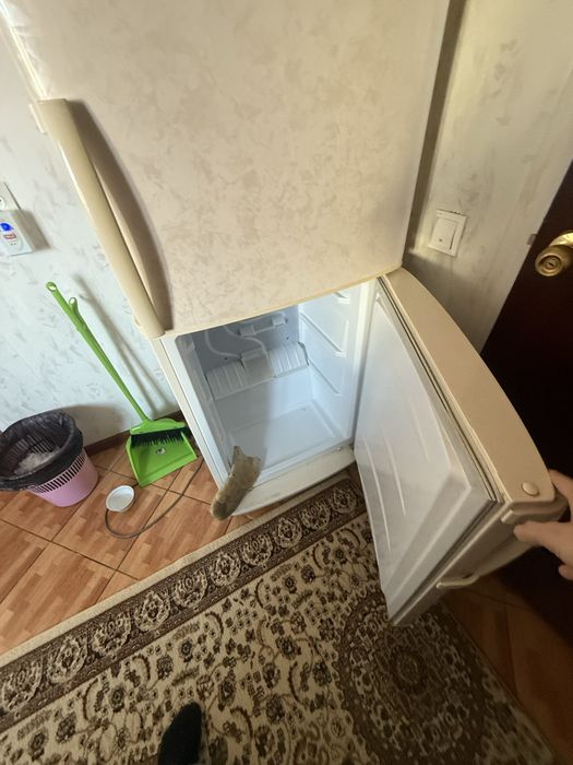 Продам холодильник на запчасти