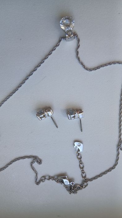 Set swarovski, nou fara etichetă