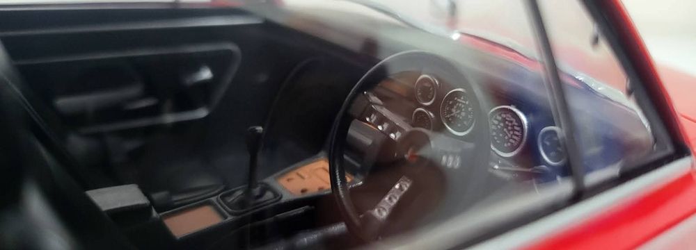 Machetă NISSAN SKYLINE 2000 GT-R 1/18 Triple9