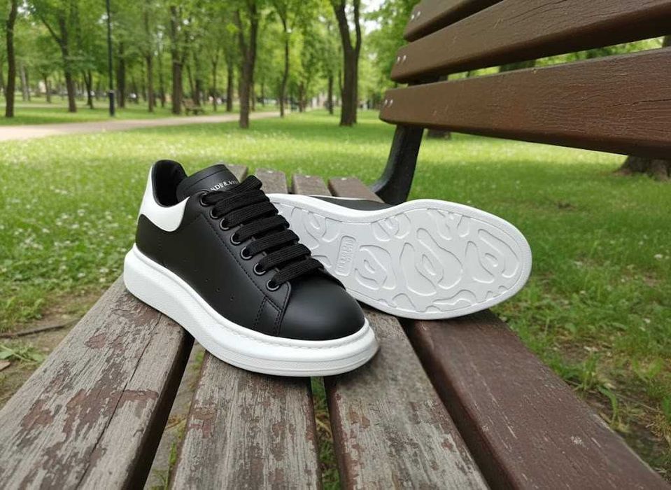 Adidasi Alexander Mq Negru Alb - Adidasi Casual Unisex