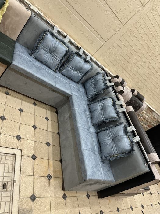 Сифатли кухини угалок+ стол+ пуфик