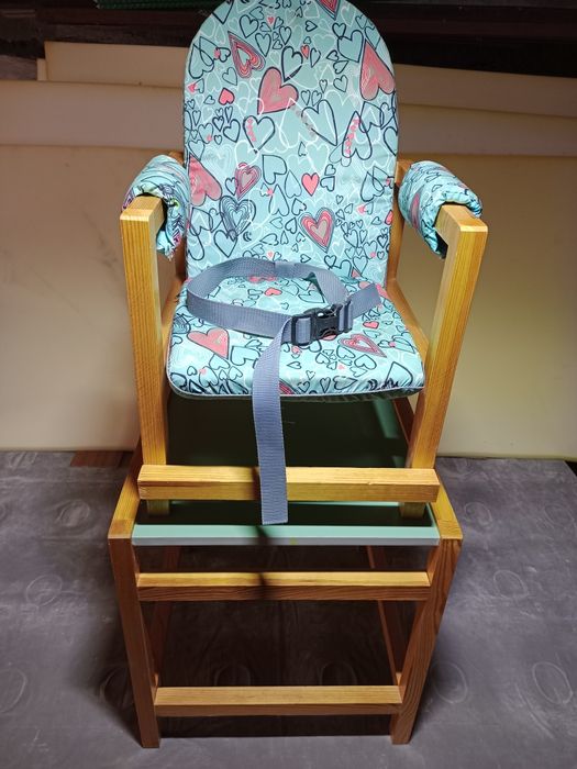 Продам детский комплект, стол и кресло