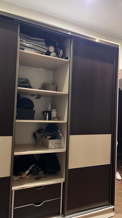 Продам хороший шкаф