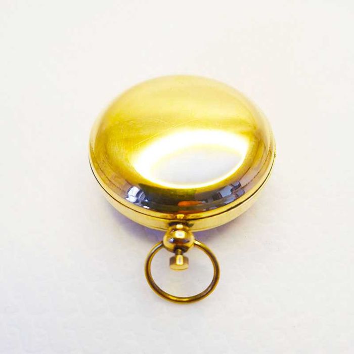 Бронзов компас с слънчев часовник