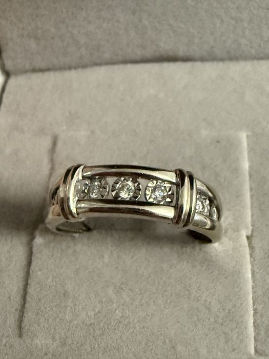 Бриллиантовое кольцо