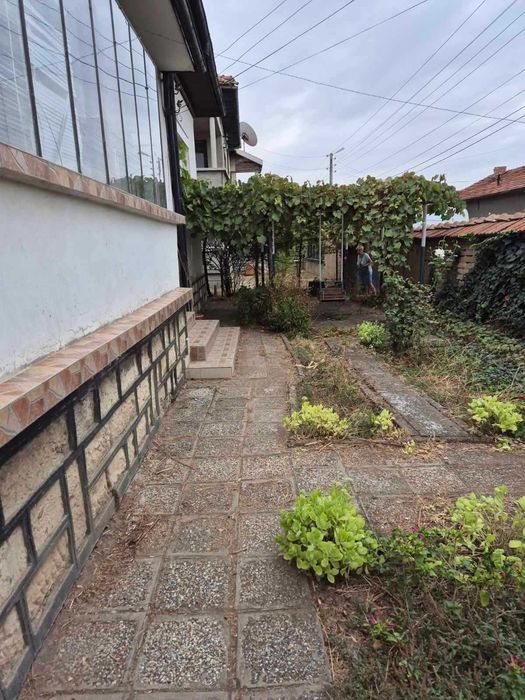 Продава се Къща в Левски - 100 кв.м за 620 €/кв.м - Снимка #2