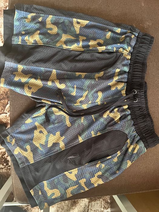 Kasi pantaloni na luda