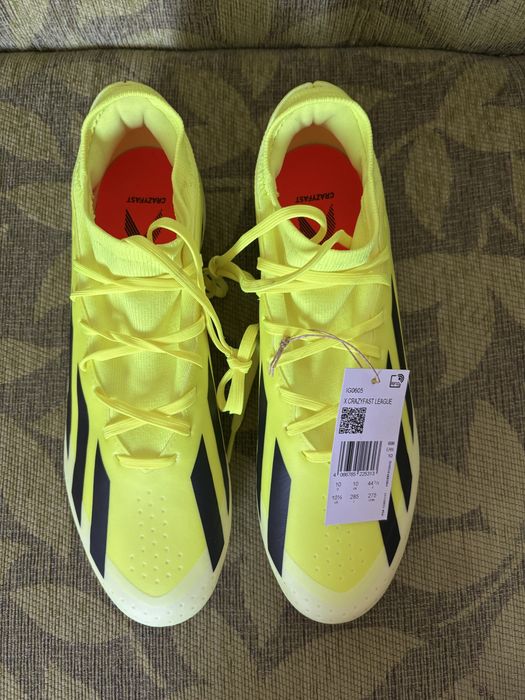 Нови футболни обувки Adidas X Crazyfast League.