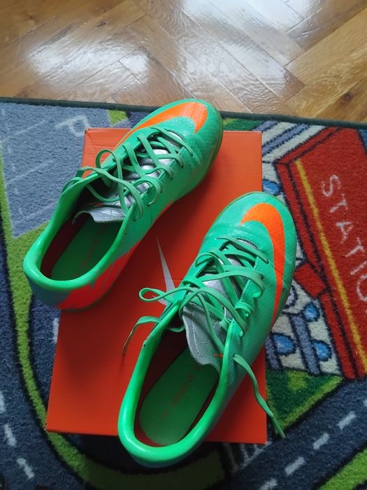 Детски футболни обувки/стоножки Nike Mercurial Victory IV TF