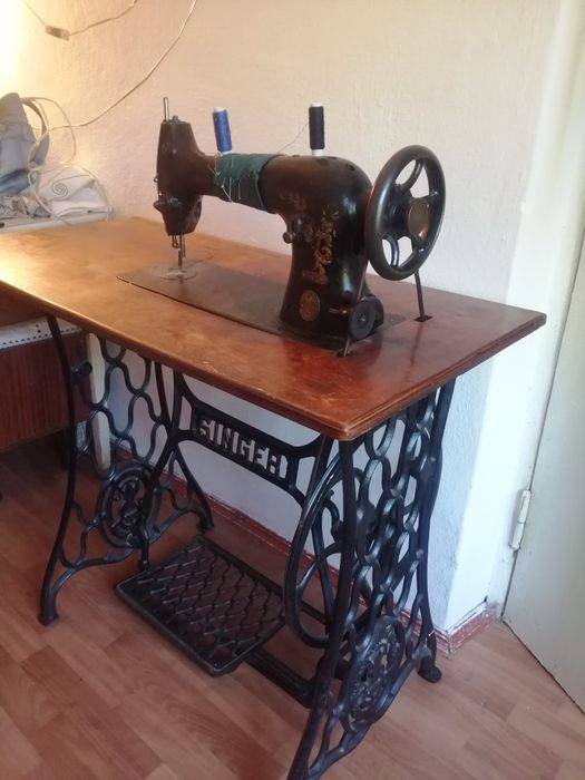 Швейная машина Zinger