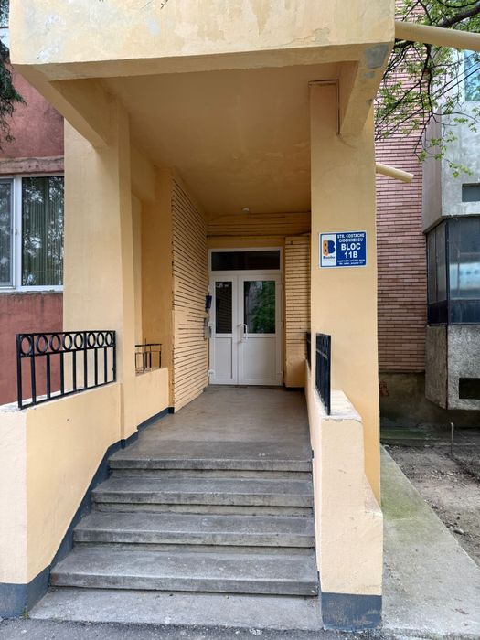 Apartament 4 camere in bloc tip vila Spiru Haret / Ciochinescu