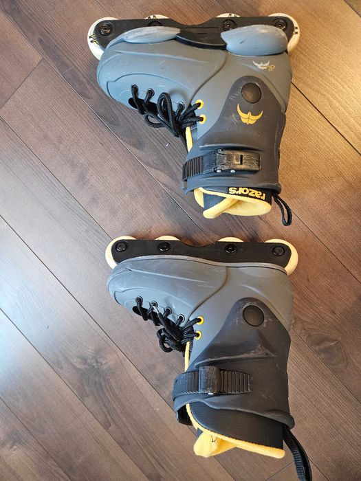 Role Agresive Razors Genesys Junior 8W, reglabile 3 - 6 ( 33-37)